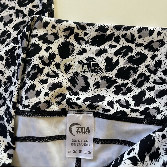 ZYIA Snow Leopard Pocket Brilliant Hi-Rise Activewear Leggings - Picture 6 of 10